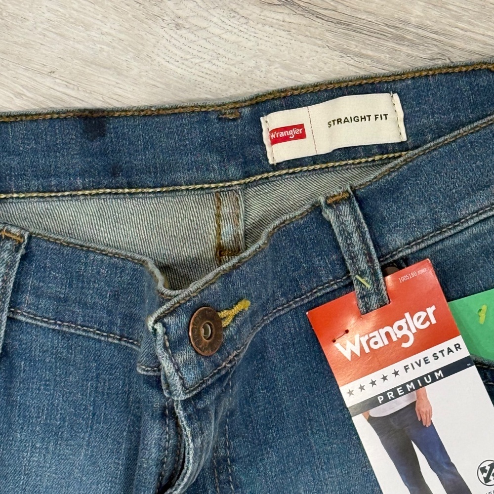 NWT Wrangler 5 Star Premium Jeans Medium Stretch Size 38 x 32 - Picture 5 of 9